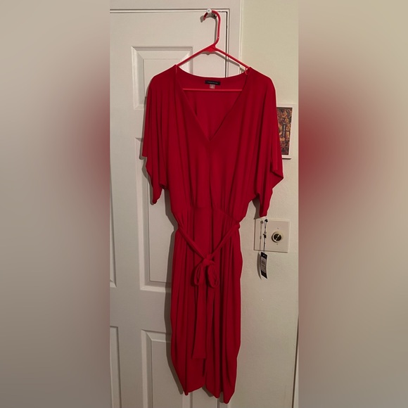 Tommy Hilfiger Dresses & Skirts - Tommy Hilfiger 18W v-neck red cocktail dress with tie belt. NWT